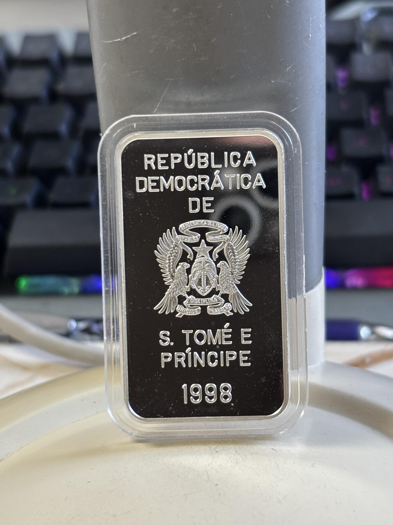 第187期拍卖 圣多美和普林西比1998年 千禧年 长方形 彩色1盎司纪念银币，999银，