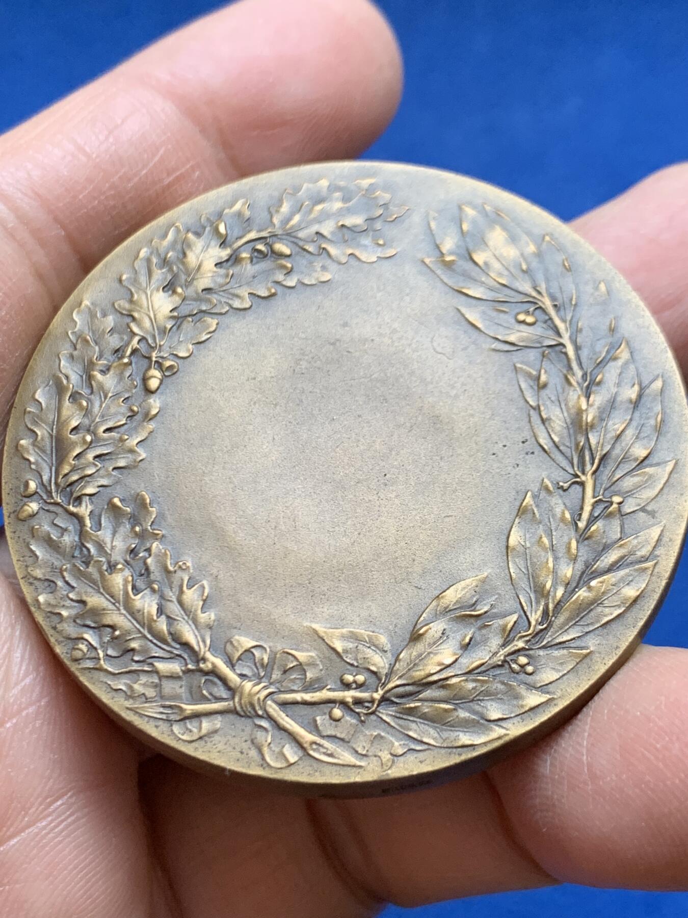 《竞宝斋》第456场 周日，周一，周二   3场连拍 （全场包邮）欢迎送拍 法国玛丽安娜女神铜章 H.Piner作品 62.8克 49.7mm 三角铜标