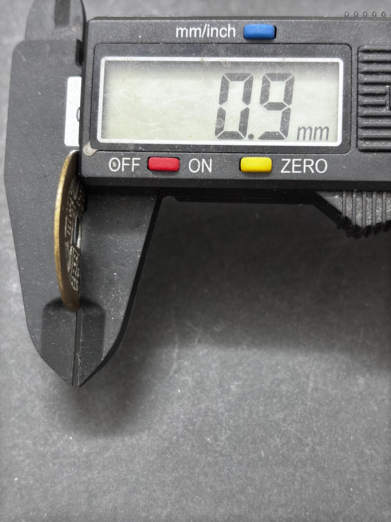 文馨钱币收藏 2026新年第三场（第 289 场）【长期接代拍品】 传世黄亮康熙通宝满汉昌，角头单点通曲满文昌，九级币，直径大小细节见图