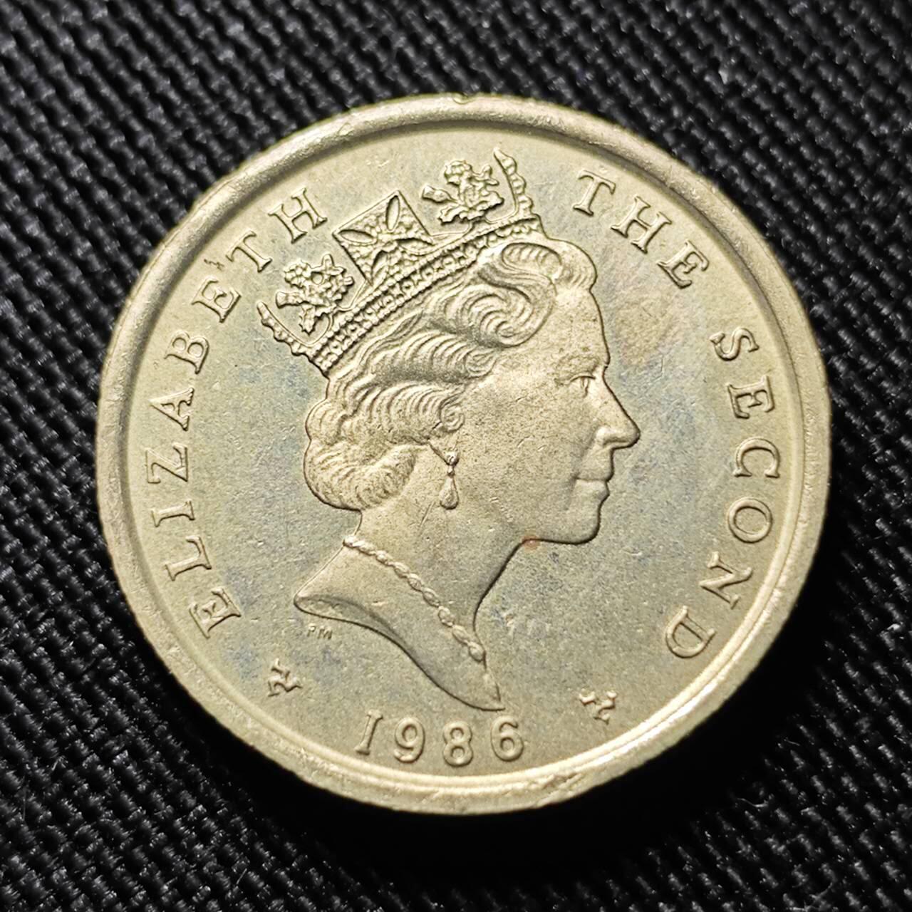 KK钱币收藏小铺  第400期  百期特拍（四拍之四）2月预留时间 周末发货  1986马恩岛1镑