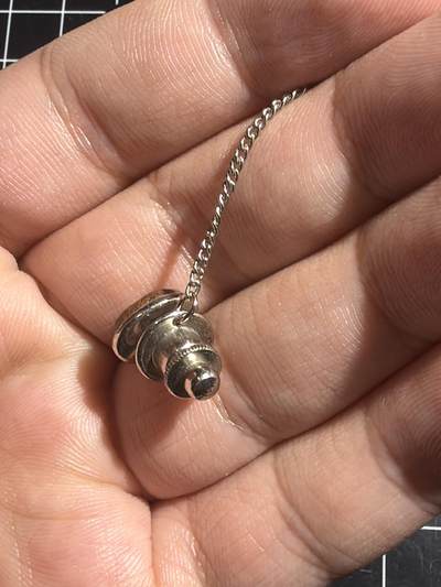 古冰库章牌勋赏收藏0起拍卖 万能扣胸针一个