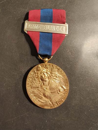 老王徽章第176期 - 法国金级国防服役奖章    装甲兵勋条
