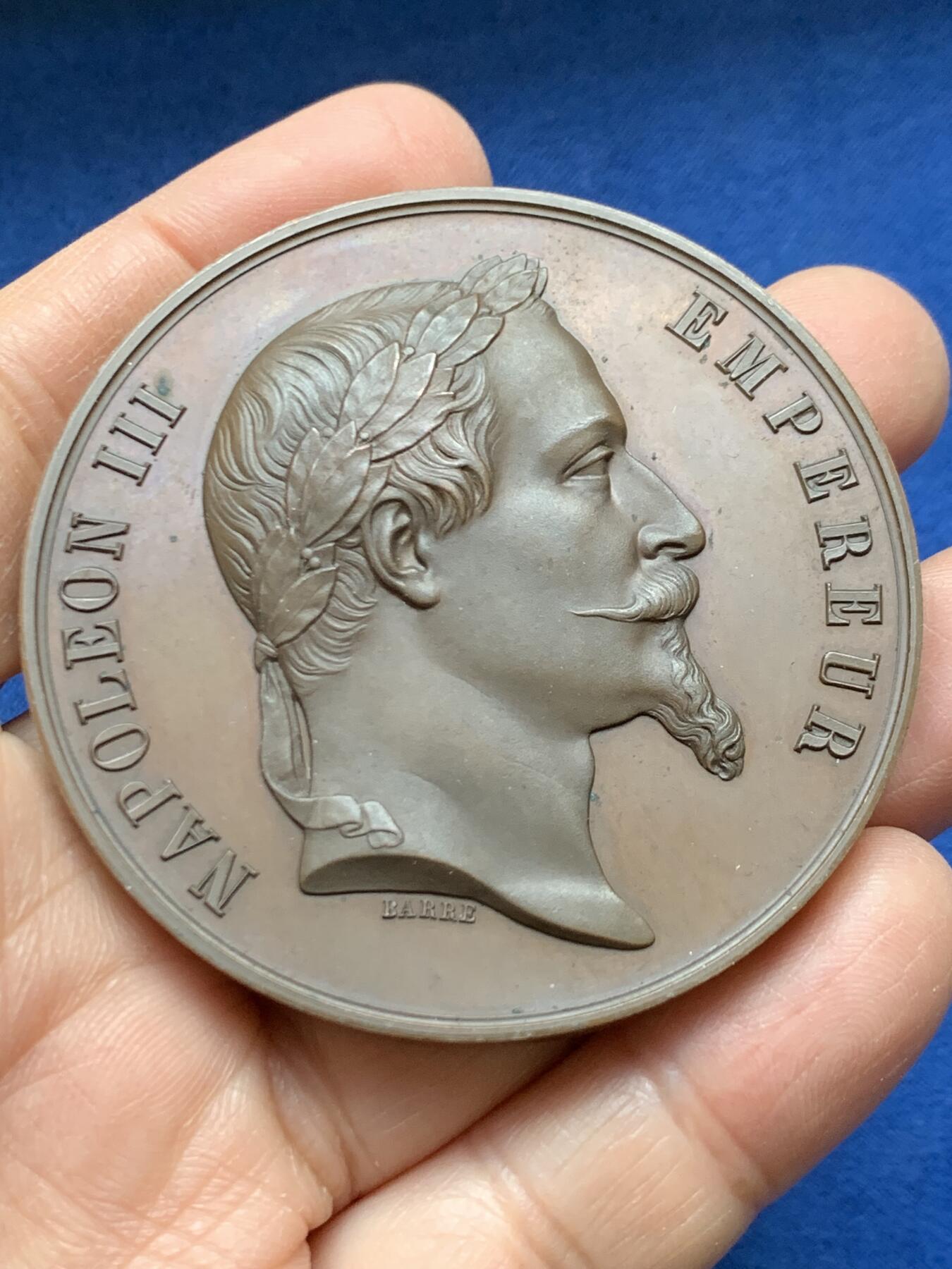 《竞宝斋》第456场 周日，周一，周二   3场连拍 （全场包邮）欢迎送拍 法国1862年拿破仑三世布雷斯特海军学院纪念大铜章，品相状态非常棒，直径59.5mm，重约：107.95克