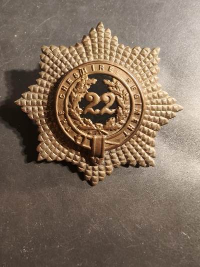 老王徽章第176期 - 英国第22步兵团帽徽      使用时间1881前版本，该团1881年合并成为柴郡步兵团