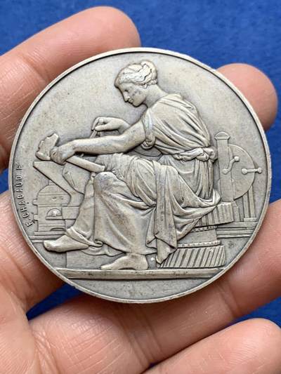 《竞宝斋》第456场 周日，周一，周二   3场连拍 （全场包邮）欢迎送拍 - 法国工业女神大银章 丰饶角2银标 61.7克 50mm