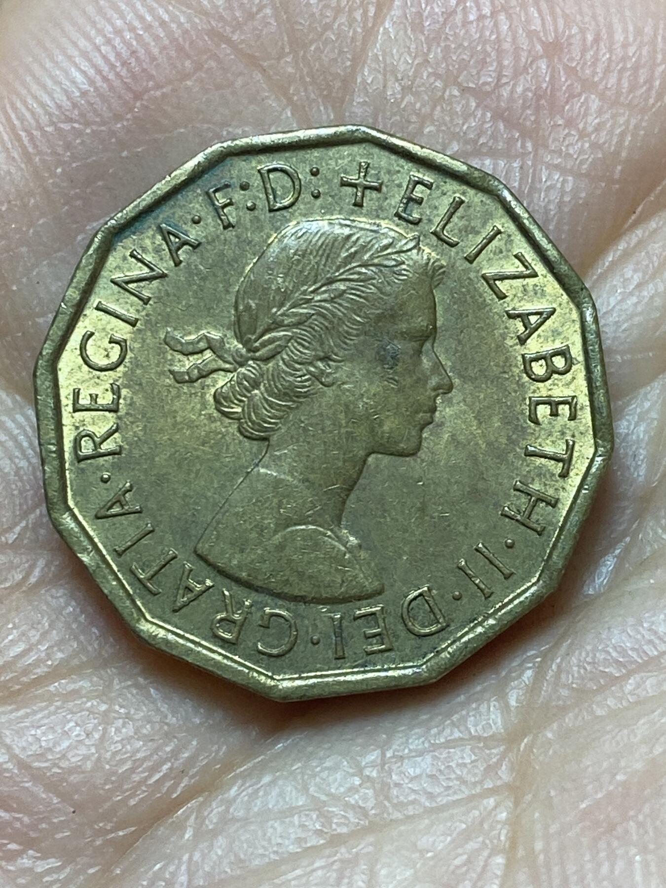 2026年第六场(总第一百七十五场）外国好品散币场(免佣金) 英国🇬🇧1967年3便士(伊丽莎白二世青年桂冠第二版，普制币关门年)