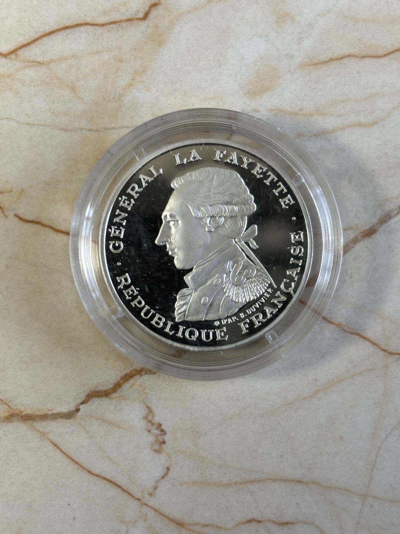 第187期拍卖 法国1987年人物拉法耶特·皮德福特30克加厚精制版本纪念银币，950银，【银价547】