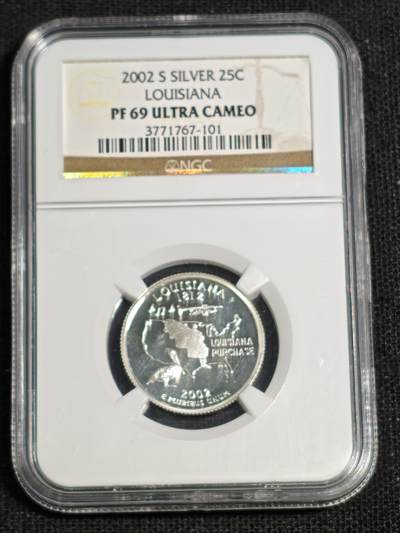 刘世昌艺术品销售中心～虎踞龙蟠*金杨在线联拍群第515期 - 美国2002年“50州纪念币～路易斯安娜州”25美分纪念银币（NGC PF69UC 串号：3771767-101）1枚。