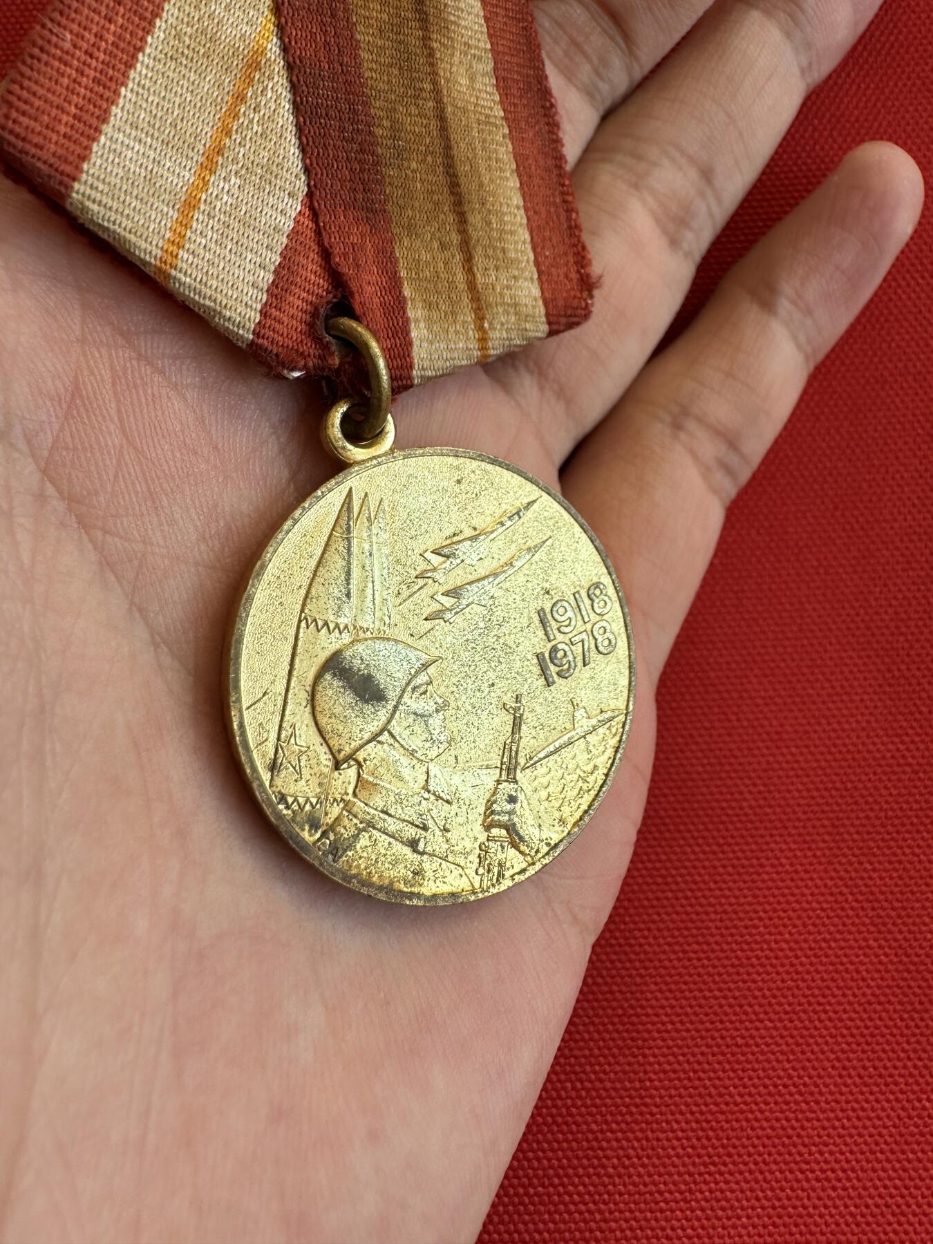 五哥徽章群   14号周三晚上八点4群联拍 铜章