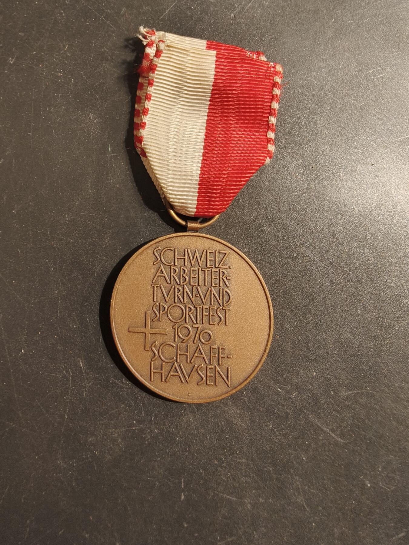 老王徽章第176期 瑞士1970沙夫豪森工人体操与体育节纪念章