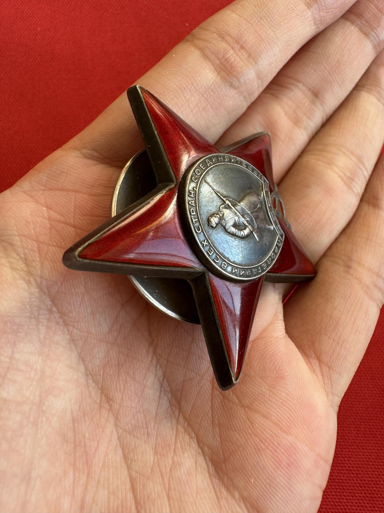 五哥徽章群   14号周三晚上八点4群联拍 银章