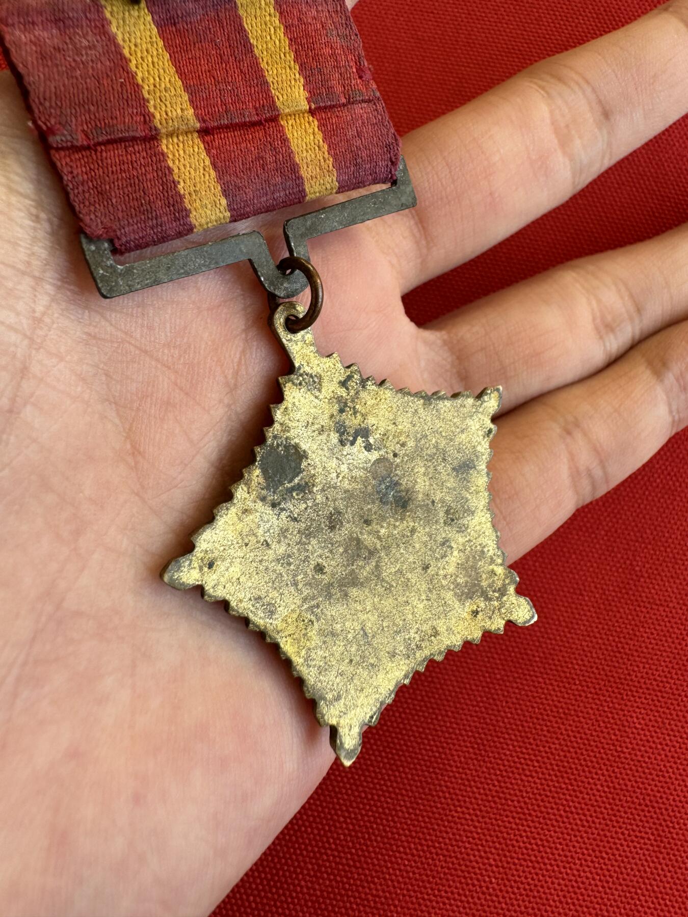 五哥徽章群   14号周三晚上八点4群联拍 铜章