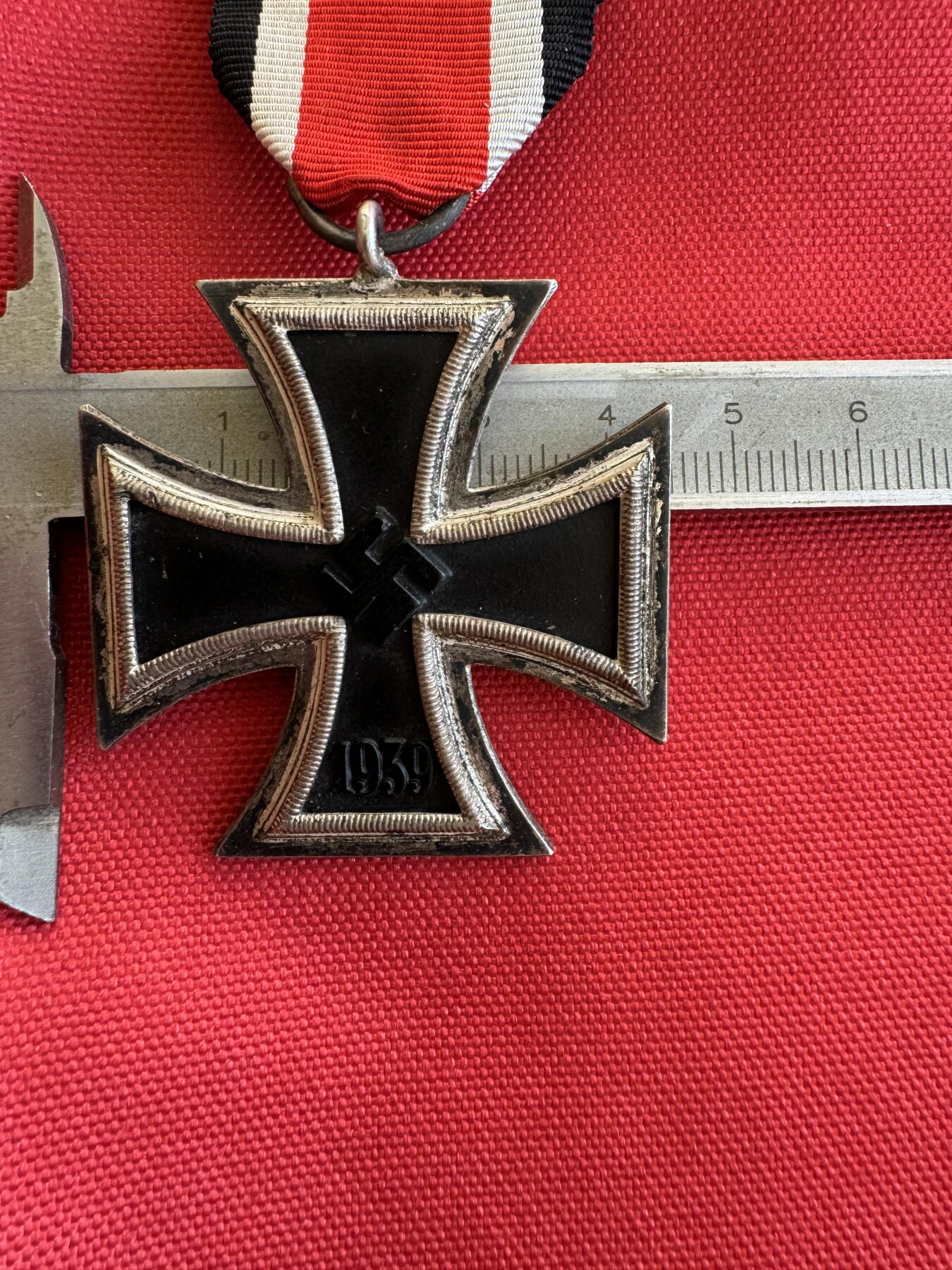 五哥徽章群   14号周三晚上八点4群联拍 十字