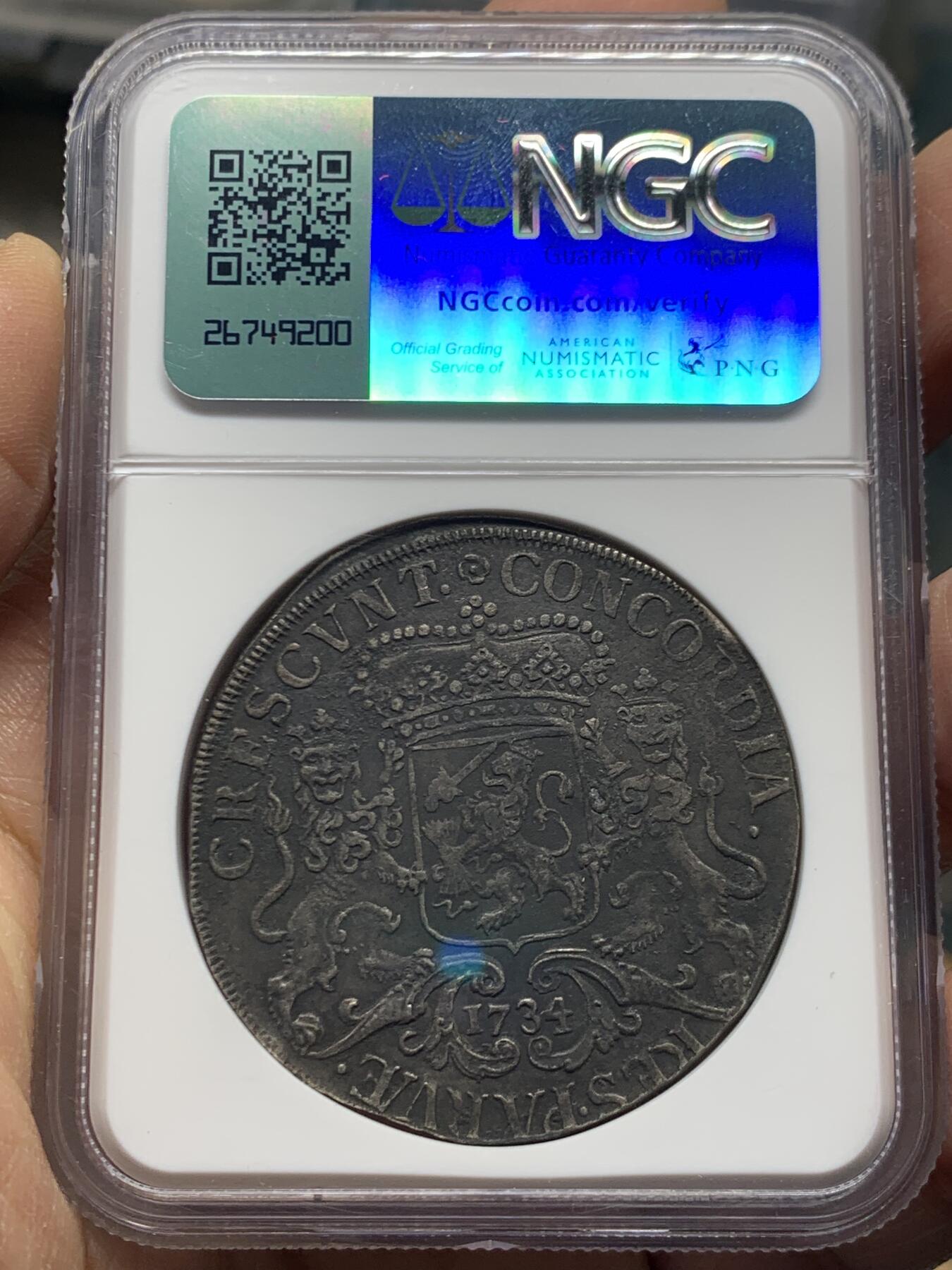 《竞宝斋》第456场 周日，周一，周二   3场连拍 （全场包邮）欢迎送拍 NGC XFD 荷兰 上艾瑟尔省 1734年 1杜卡特 银币 经典的马剑大银币 省份较少见 细节极好 黑色包浆非常漂亮 大热品种