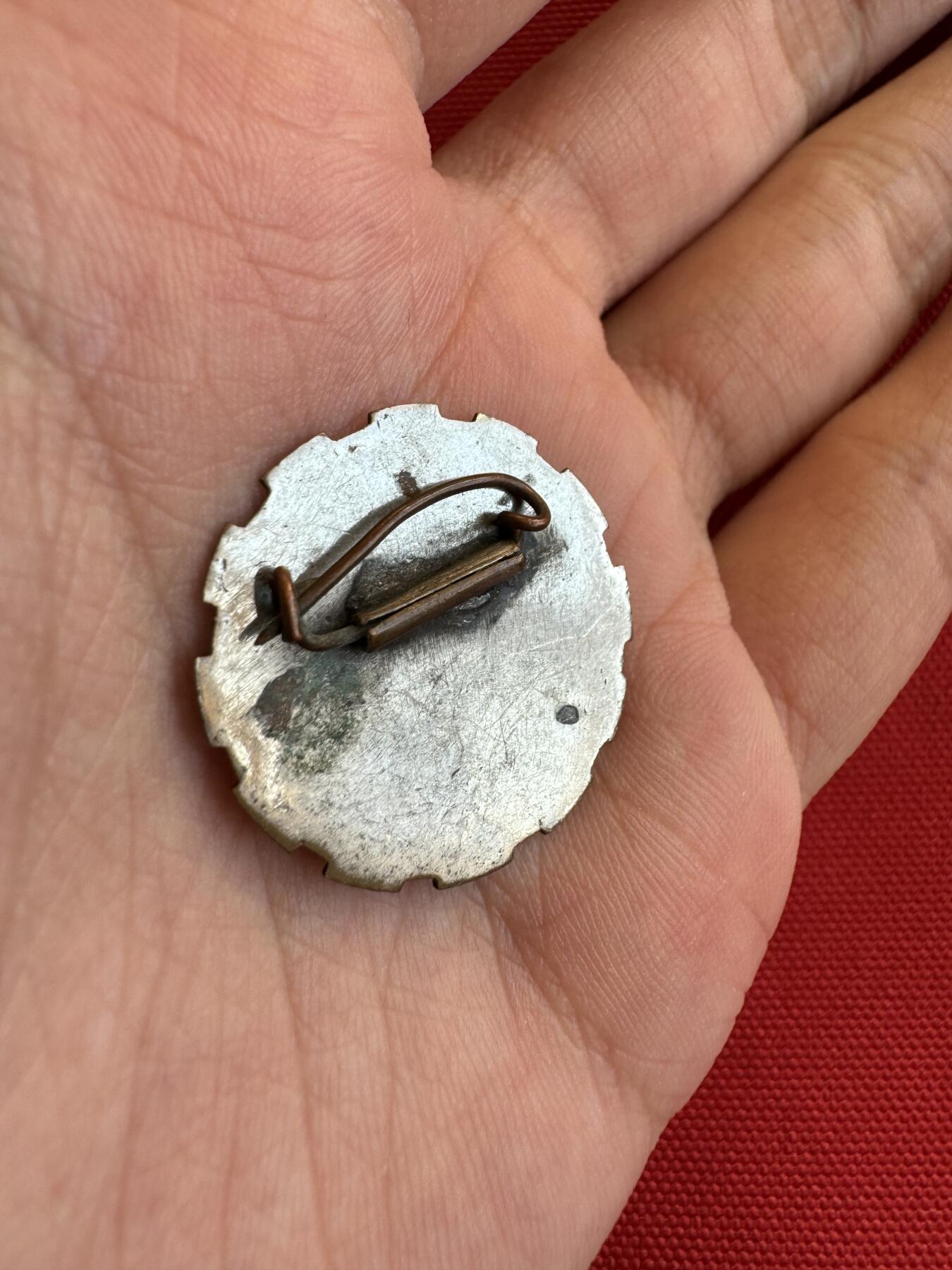 五哥徽章群   14号周三晚上八点4群联拍 铜章