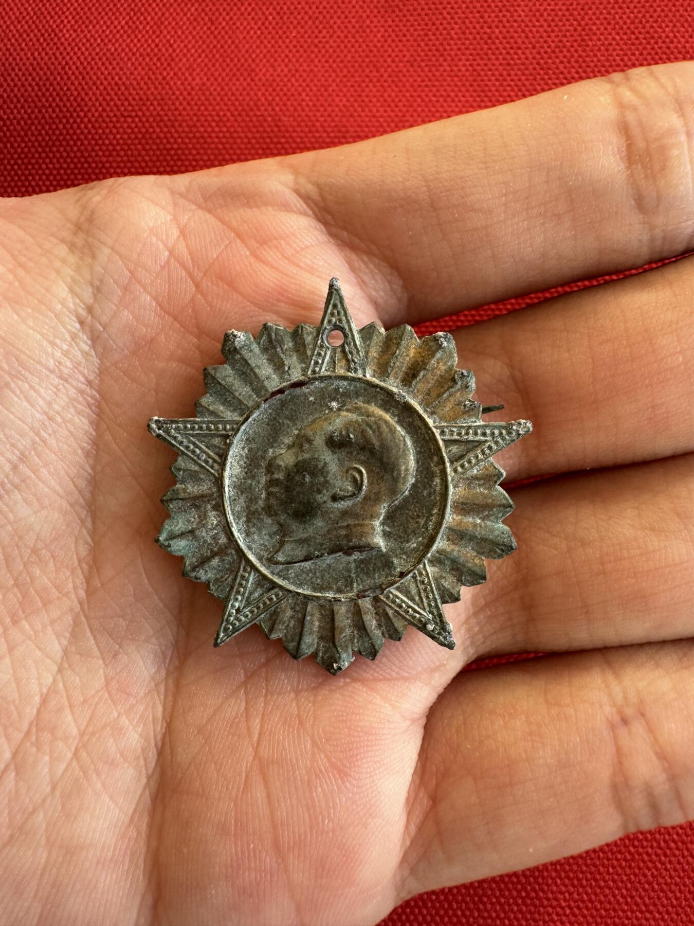 五哥徽章群   14号周三晚上八点4群联拍