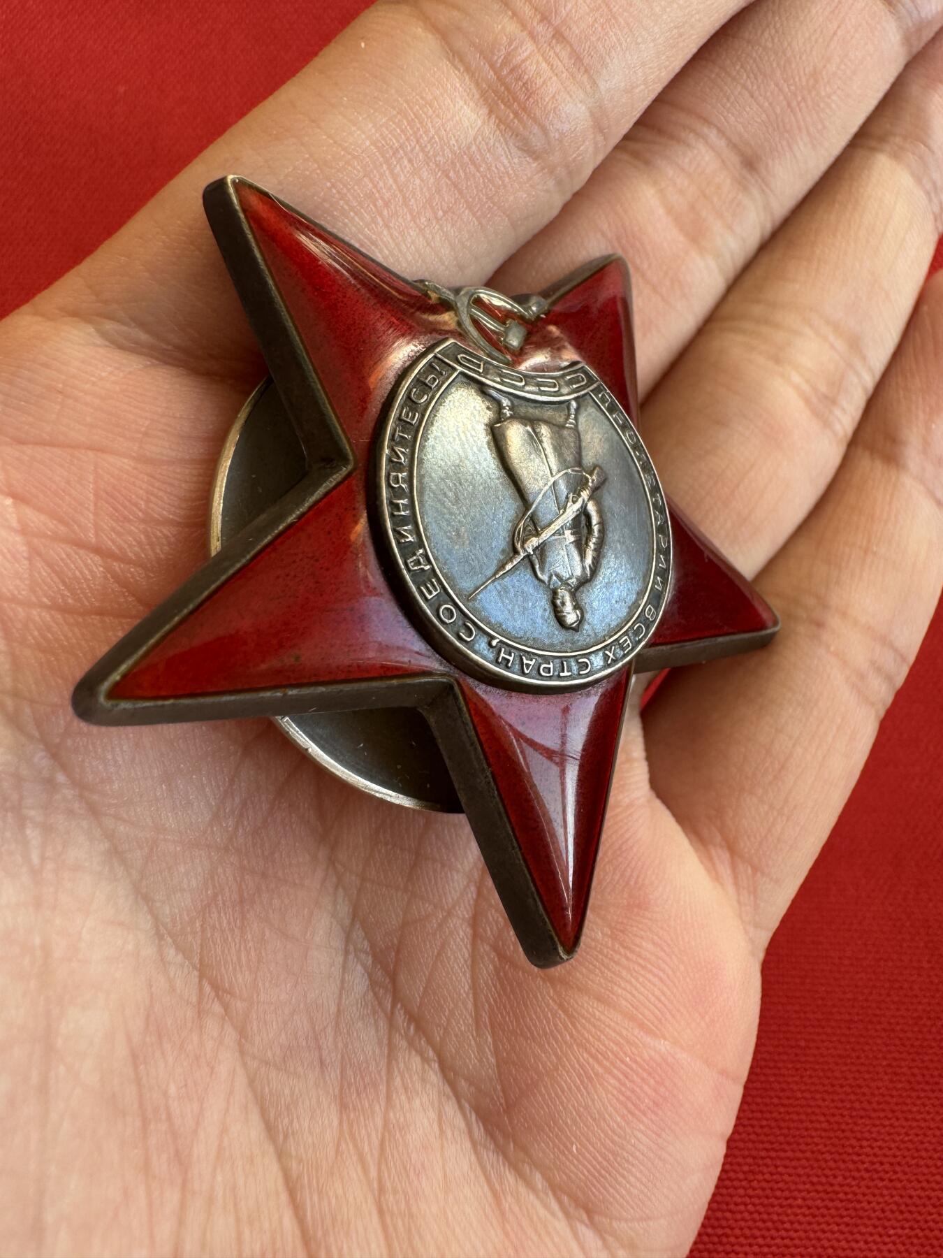 五哥徽章群   14号周三晚上八点4群联拍 银章