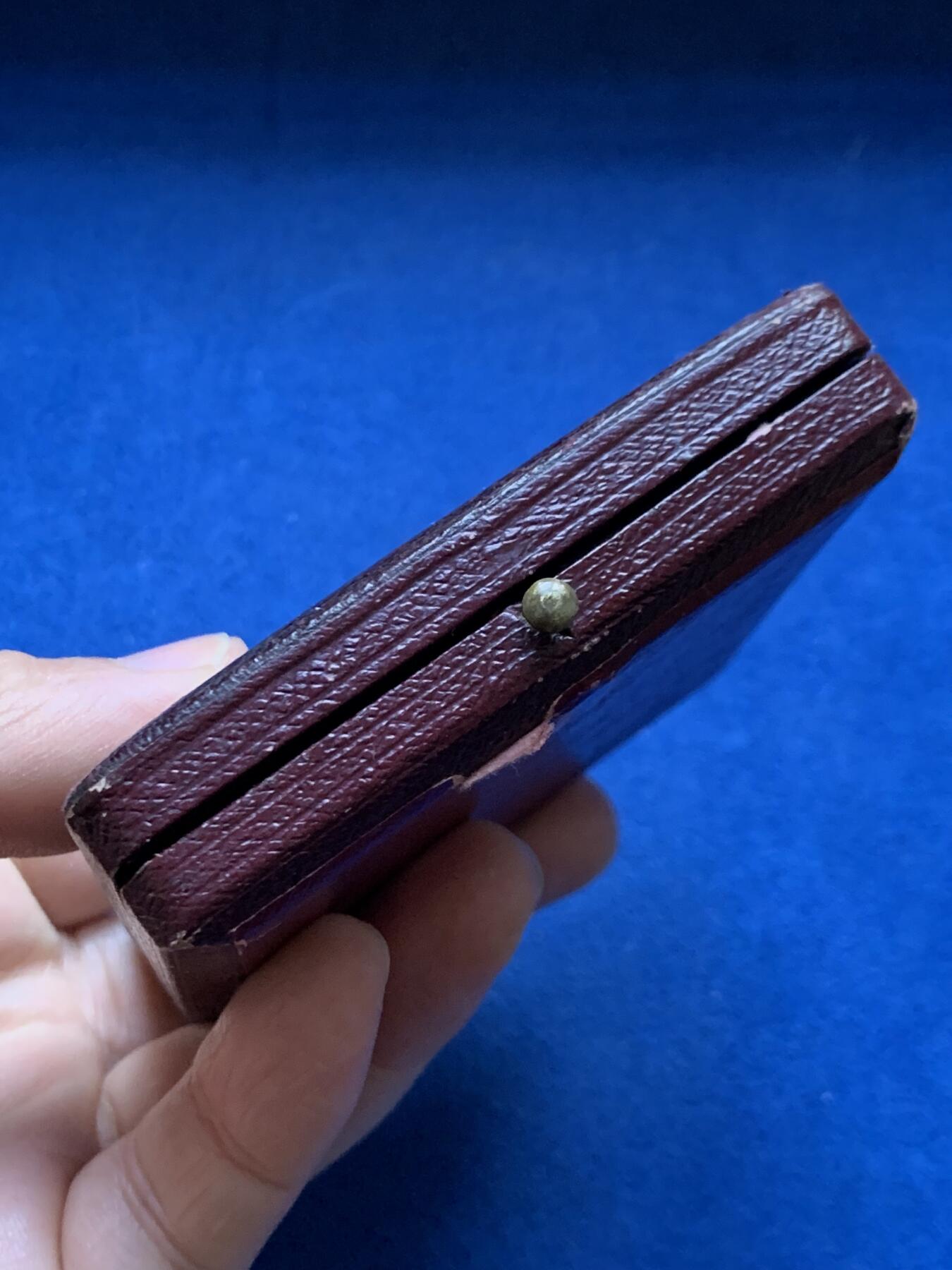 《竞宝斋》第456场 周日，周一，周二   3场连拍 （全场包邮）欢迎送拍 法国1890年贝桑松体操协会纪念铜章 直径58.5mm  重约82.7克  原生包浆丰饶角标 带原盒 字迹对应