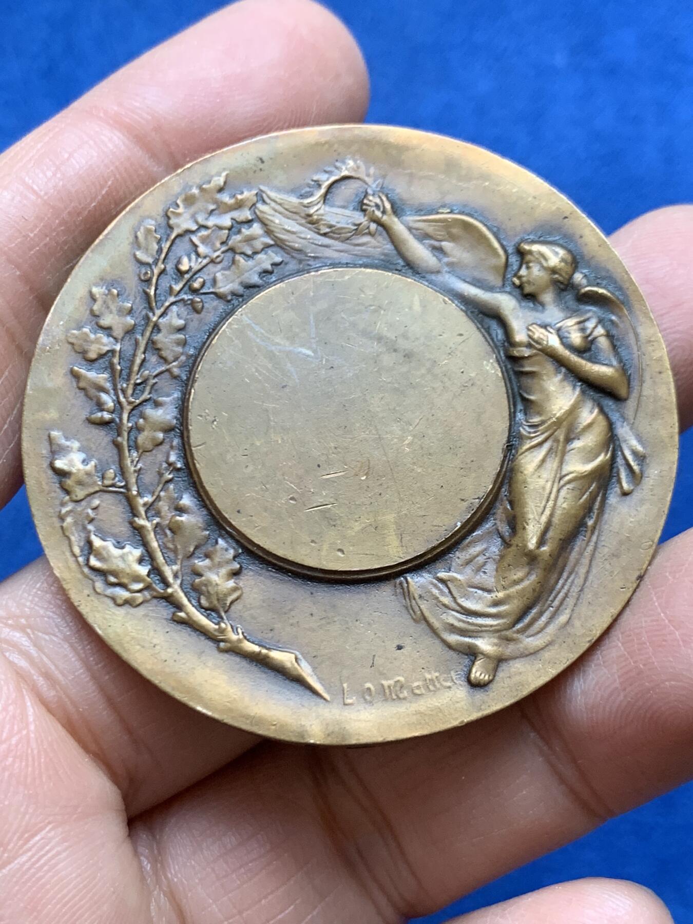 《竞宝斋》第456场 周日，周一，周二   3场连拍 （全场包邮）欢迎送拍 法国玛丽安娜女神铜章 P.F.des.C作品 51.3克 49.9mm 正方形铜标 双面细节精细 少见版本