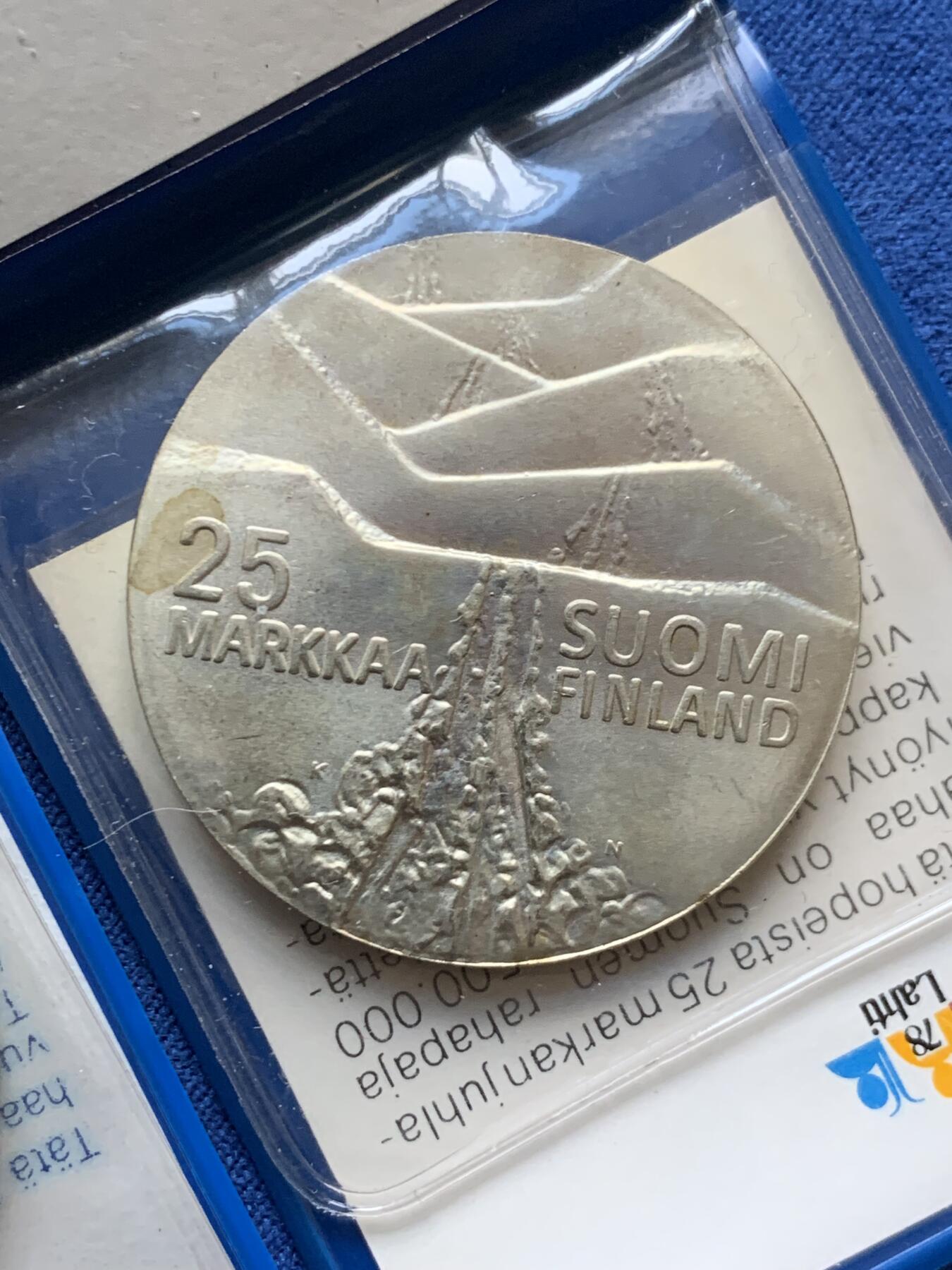 《竞宝斋》第456场 周日，周一，周二   3场连拍 （全场包邮）欢迎送拍 两枚一组 芬兰25马克银币 500银 1978年北欧世界滑雪锦标赛 26.2克 + 1979年图尔库建城750周年 26.3克