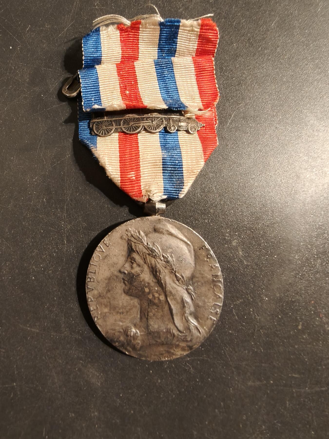 老王徽章第176期 法国银级铁路服务奖章   罗蒂版   1928年实发