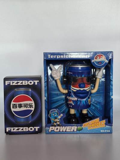 百事可乐联名-机器人-玩偶-从饮料罐到潮玩的创意变身 - 百事可乐联名-机器人-玩偶-从饮料罐到潮玩的创意变身