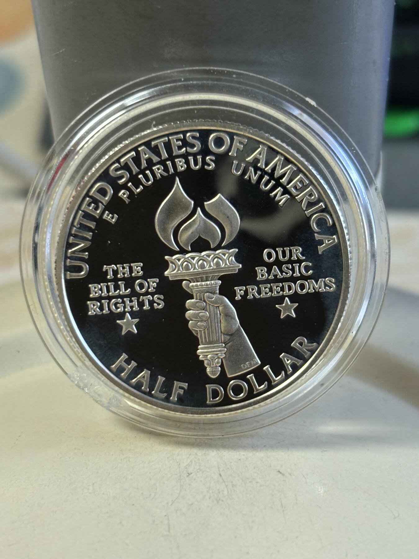 第187期拍卖 美国1993年麦迪逊总统人权法案 精制纪念银币，900银，12.5克，银价216元