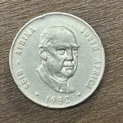 【铜匠收藏】★第138场★散币场。不寄存，30包邮。不满30元，支付5元运费。《接受代拍 代送NGC评级》 - 51【无寄存】南非1982年1兰特 