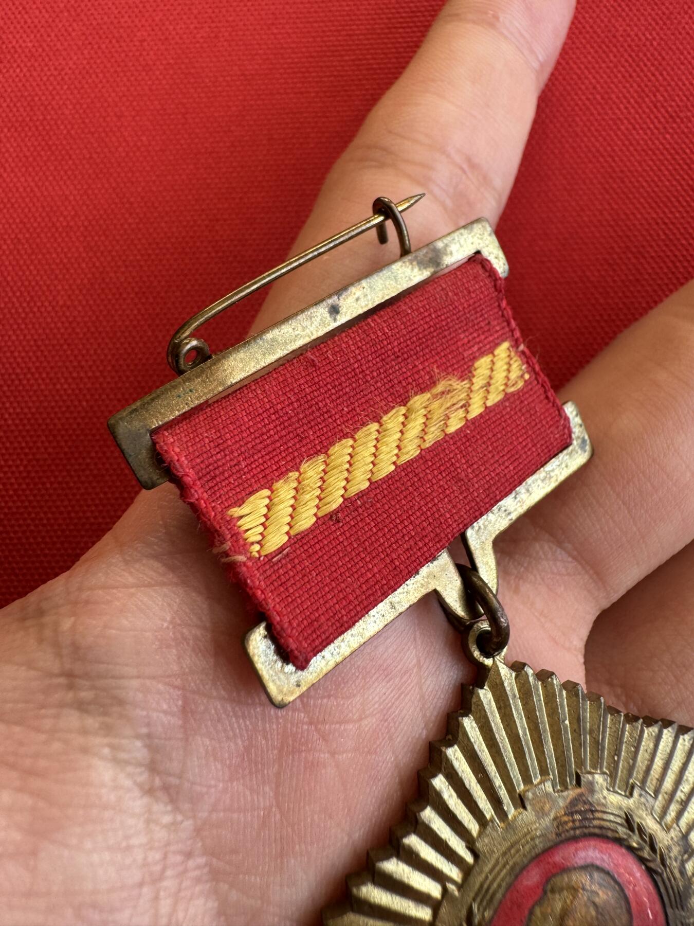 五哥徽章群   14号周三晚上八点4群联拍 铜章