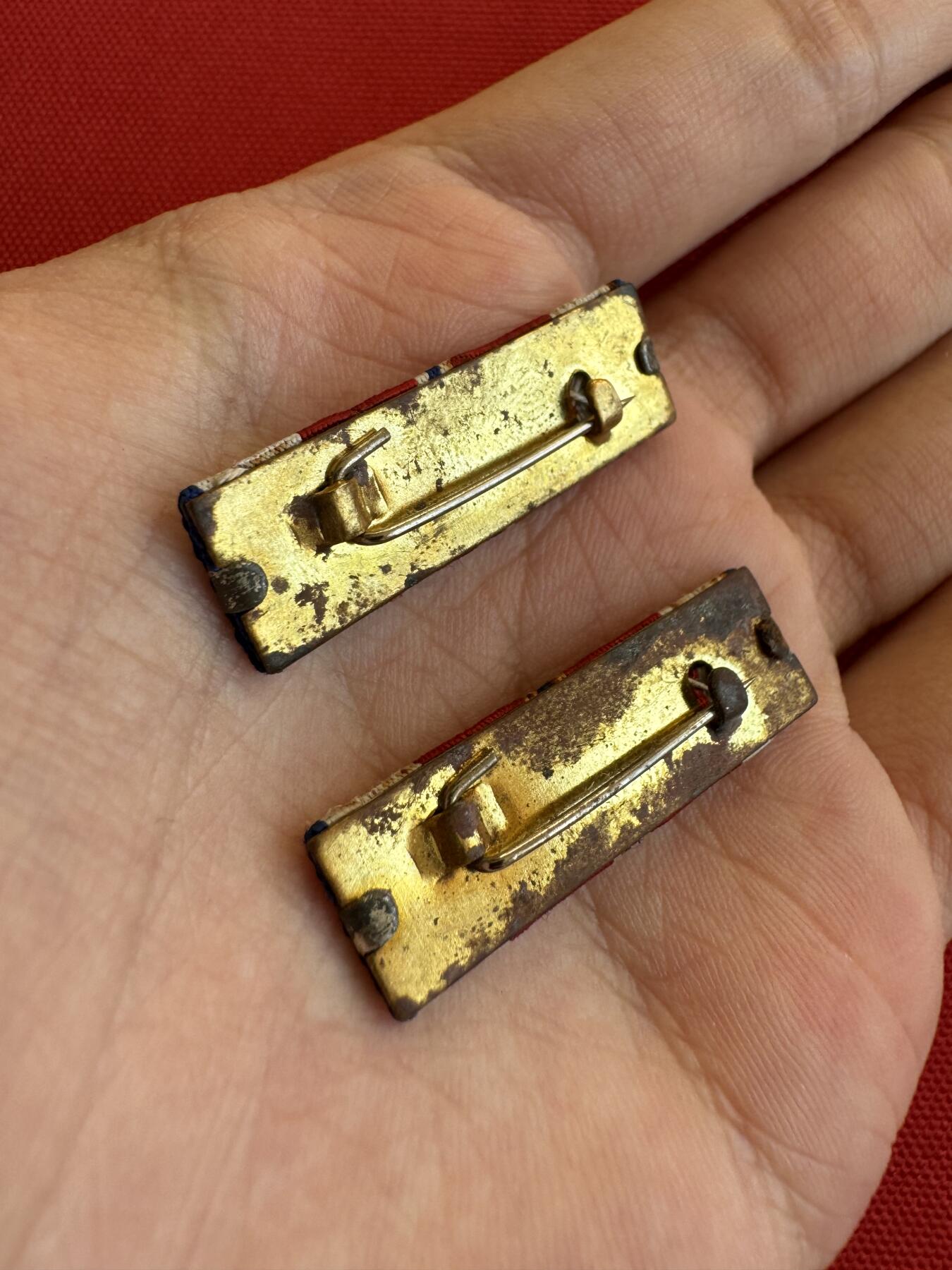 五哥徽章群   14号周三晚上八点4群联拍 略章两枚合拍