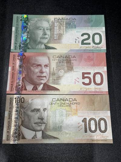《外钞收藏家》第六百零二期（精品场）（本平台长期征集拍品、欢迎藏友们联系合作） - 加拿大旅版20、50、100加元 3张一起 全新 100加元轻微点钞痕