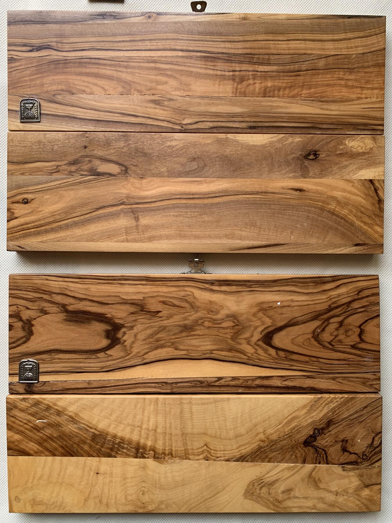 《竞宝斋》第456场 周日，周一，周二   3场连拍 （全场包邮）欢迎送拍 盒子6个一组 以色列裸币高档木盒收纳盒四个，尺寸直径约38毫米，带以前的装币的证书。一个法国高档钱币盒 带证书，外加一个单枚装 共6个