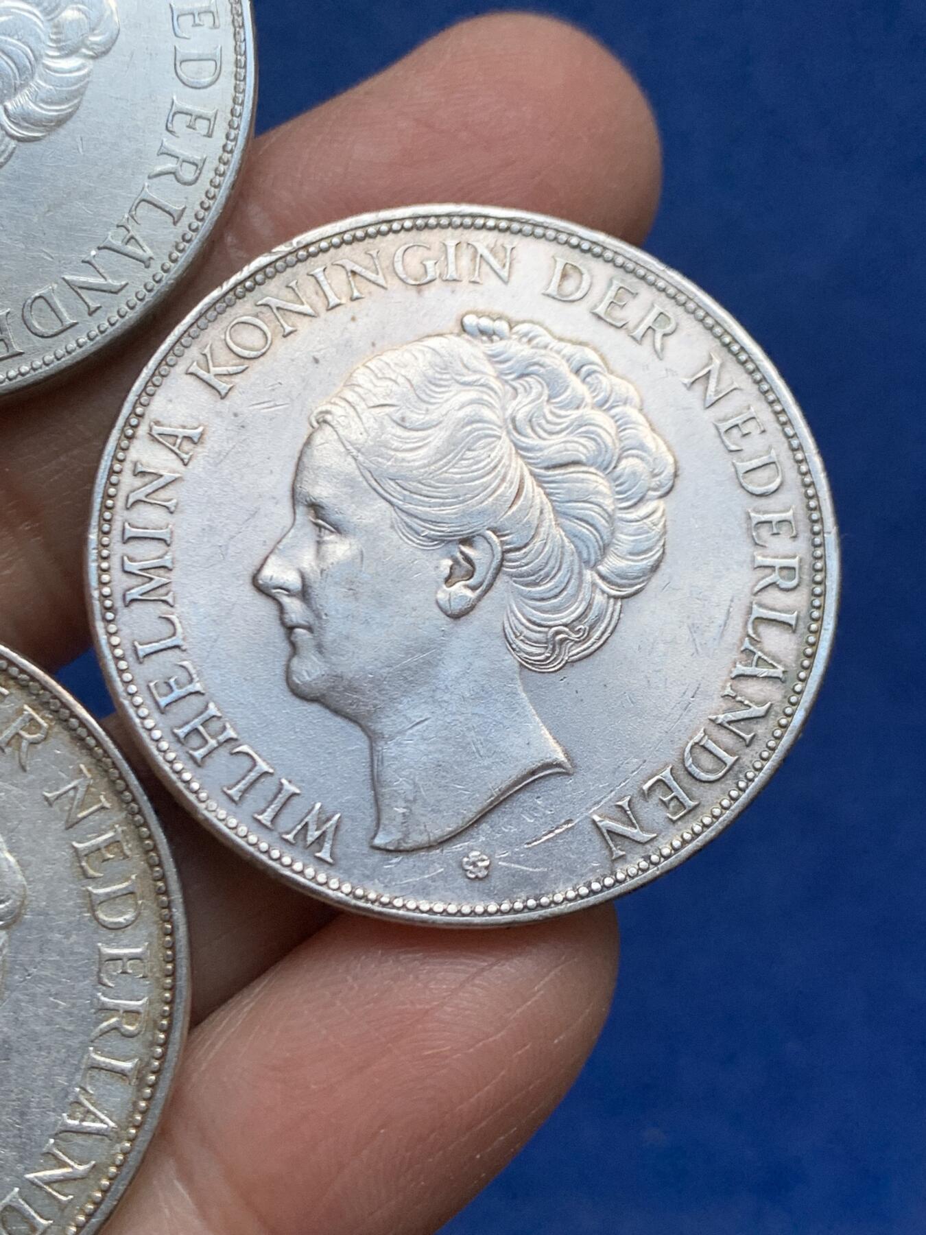 《竞宝斋》第456场 周日，周一，周二   3场连拍 （全场包邮）欢迎送拍 三枚一组 荷兰1930年-1932年威廉明娜女王2.5盾银币