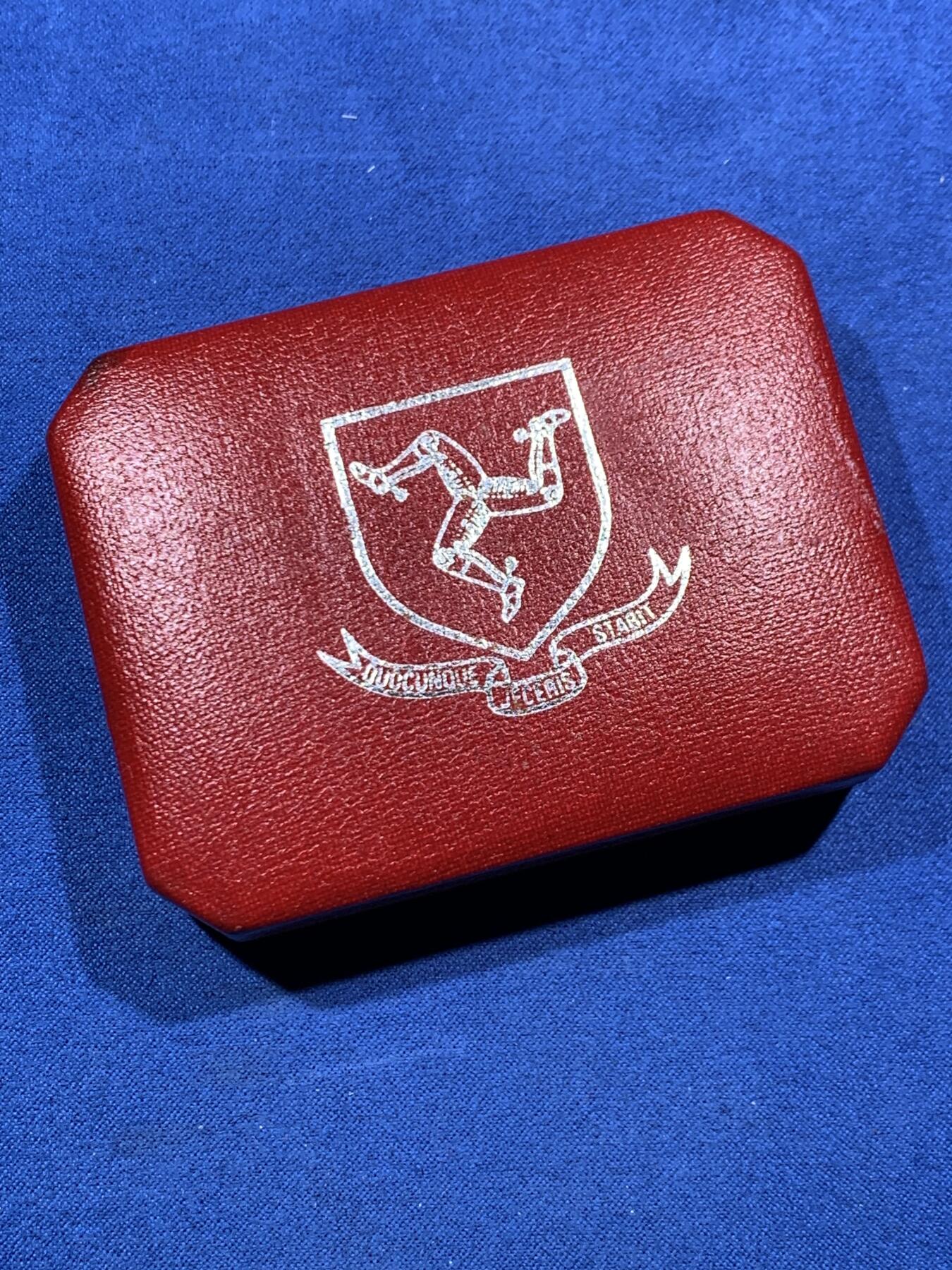 《竞宝斋》第456场 周日，周一，周二   3场连拍 （全场包邮）欢迎送拍 英属马恩岛1979年曼岛硬币300周年纪念银币 925银 28.28克 带盒证