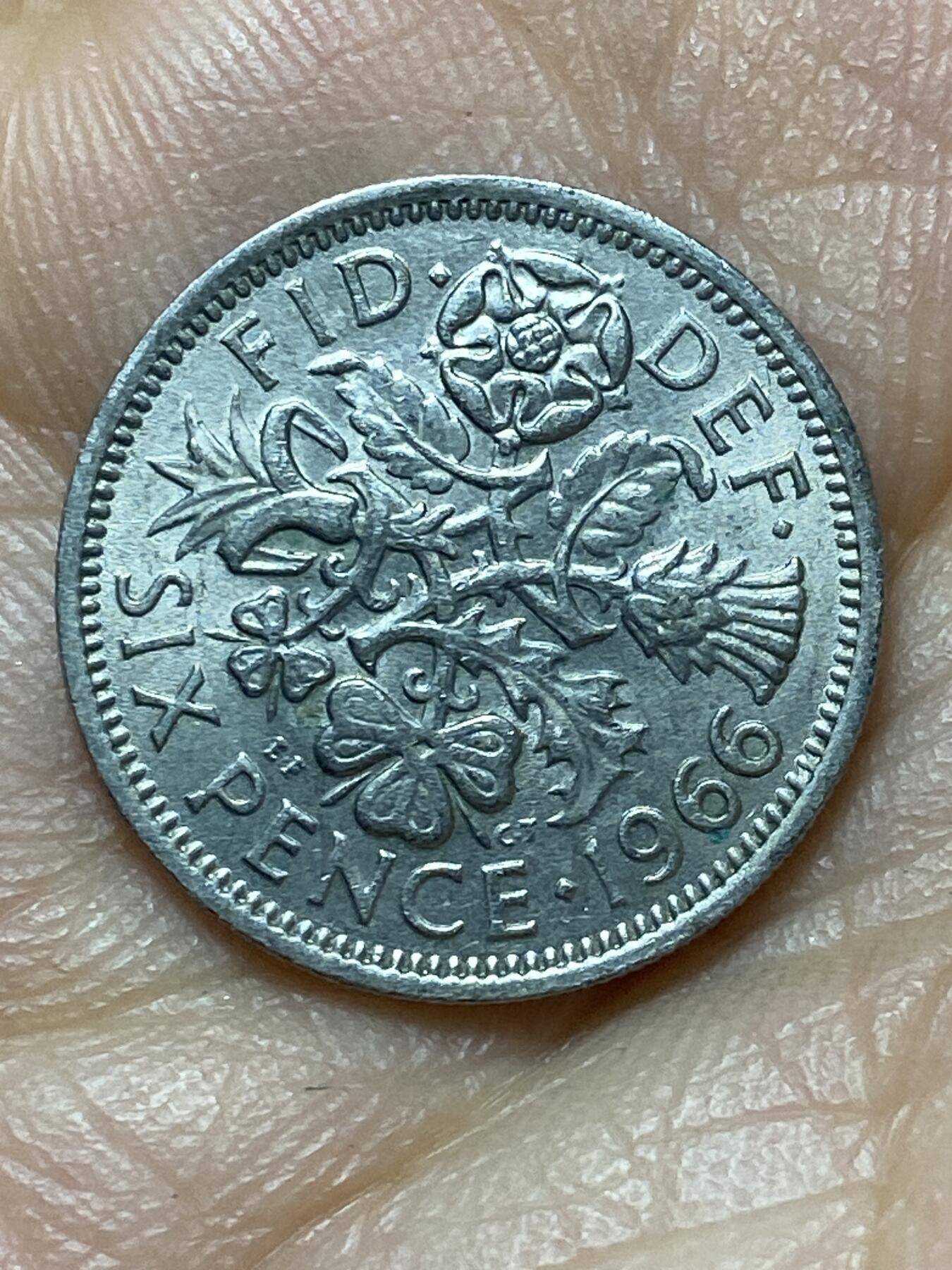 2026年第六场(总第一百七十五场）外国好品散币场(免佣金) 英国🇬🇧1966年6便士(伊丽莎白二世青年桂冠第二版)