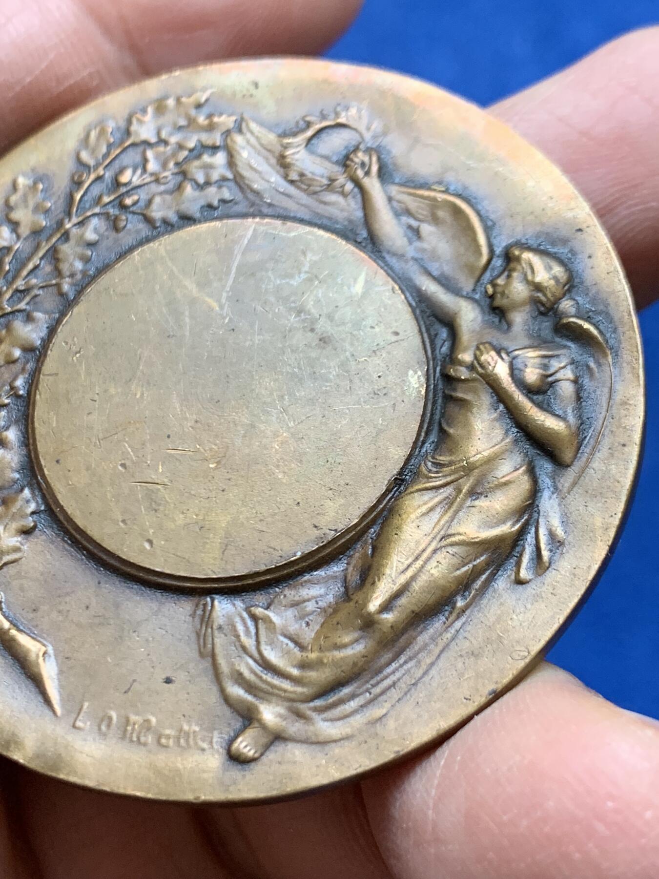 《竞宝斋》第456场 周日，周一，周二   3场连拍 （全场包邮）欢迎送拍 法国玛丽安娜女神铜章 P.F.des.C作品 51.3克 49.9mm 正方形铜标 双面细节精细 少见版本