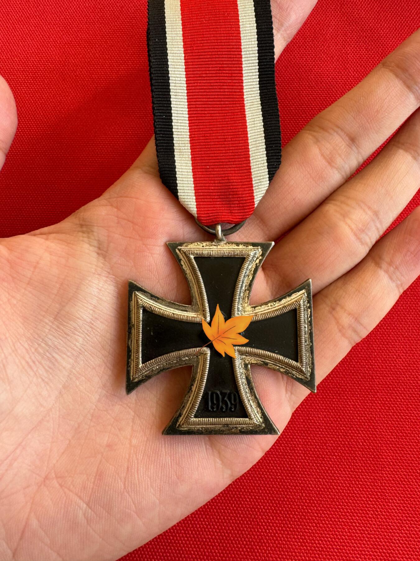 五哥徽章群   14号周三晚上八点4群联拍 十字