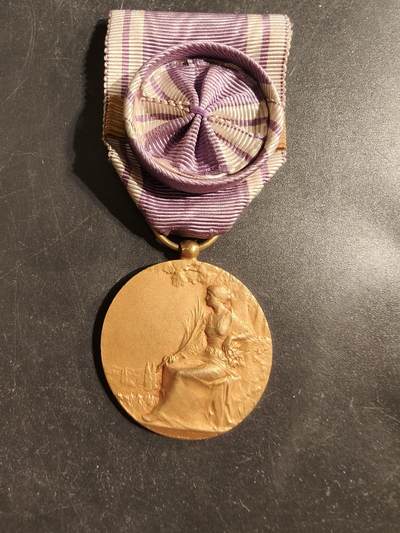 老王徽章第176期 - 法国金级军官级慈善服务奖章