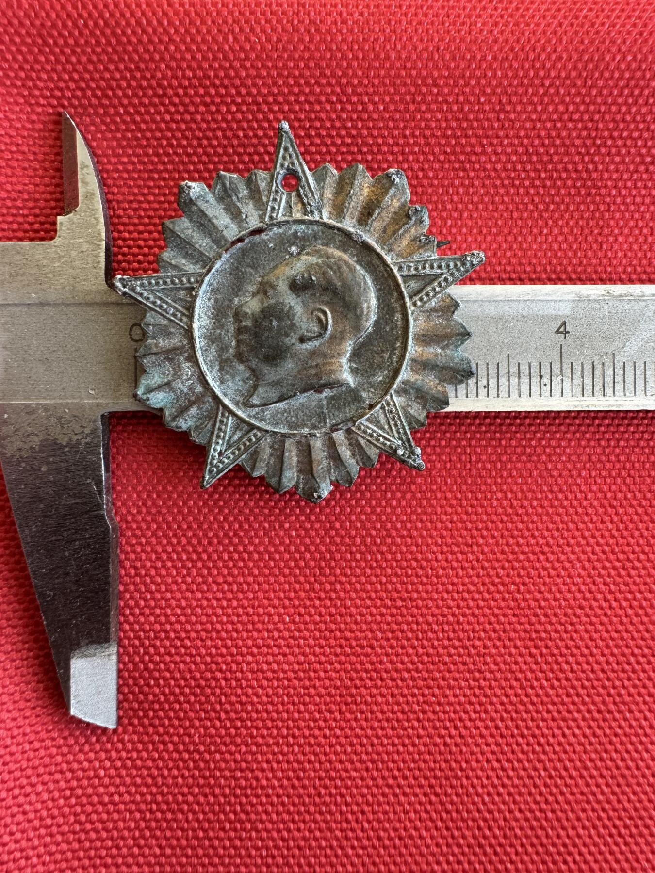 五哥徽章群   14号周三晚上八点4群联拍