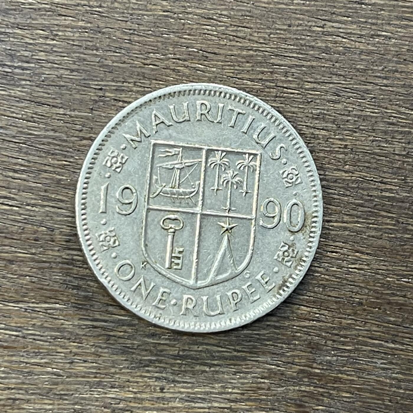 【铜匠收藏】★第138场★散币场。不寄存，30包邮。不满30元，支付5元运费。《接受代拍 代送NGC评级》 21【无寄存】1990年毛里求斯1卢比硬币