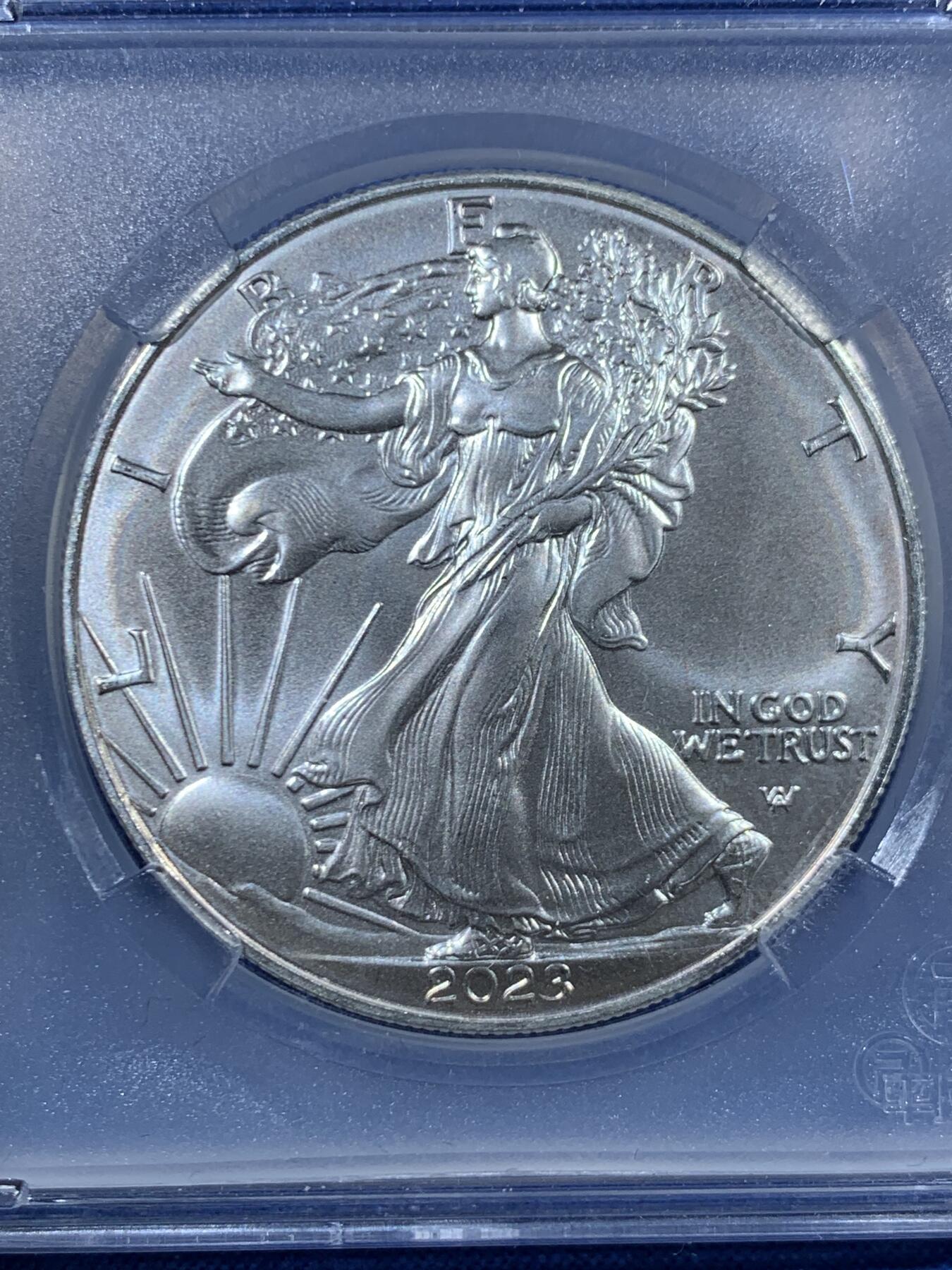 《竞宝斋》第456场 周日，周一，周二   3场连拍 （全场包邮）欢迎送拍 美国2023年发行鹰洋1美元投资银币