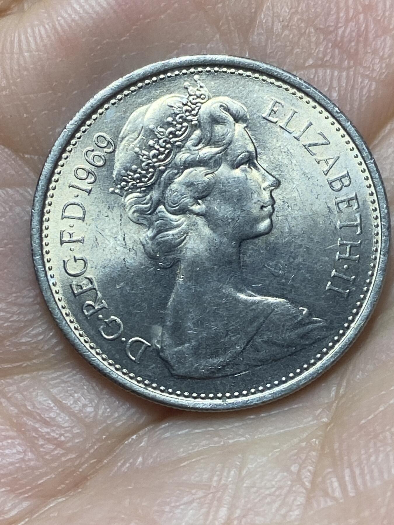 2026年第六场(总第一百七十五场）外国好品散币场(免佣金) 英国🇬🇧1969年5新便士(伊丽莎白二世中年花冠，十进制第一版)