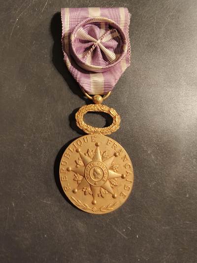 老王徽章第176期 - 法国金级军官级社会互助与慈善联盟奖章