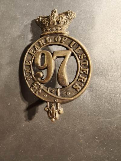 老王徽章第176期 - 英国第97步兵团格伦加里帽徽      使用时间1873-1881，该团1881年合并称为阿尔斯特伯爵步兵团
