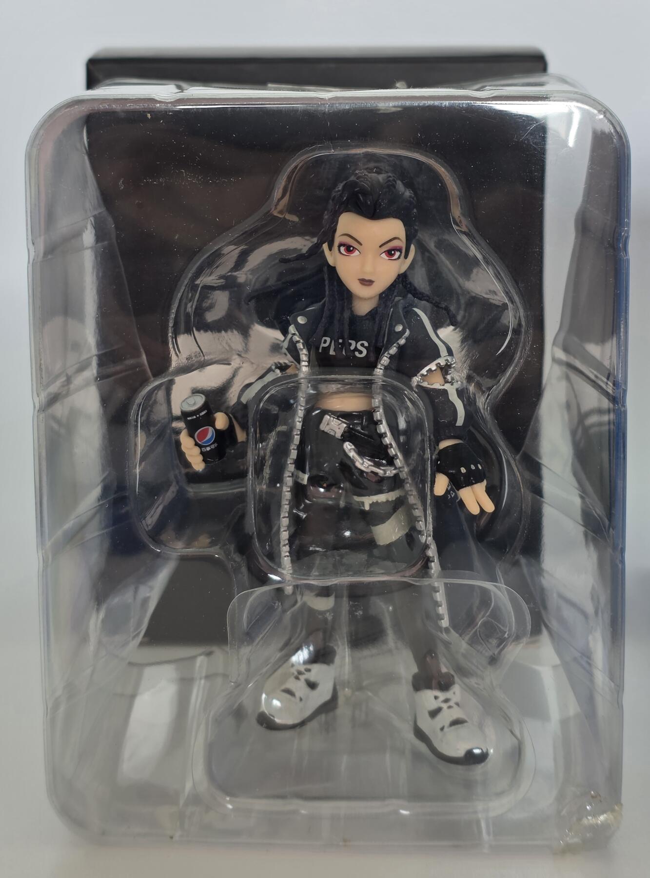 百事可乐联名手办-经典蓝与酷黑的潮流碰撞