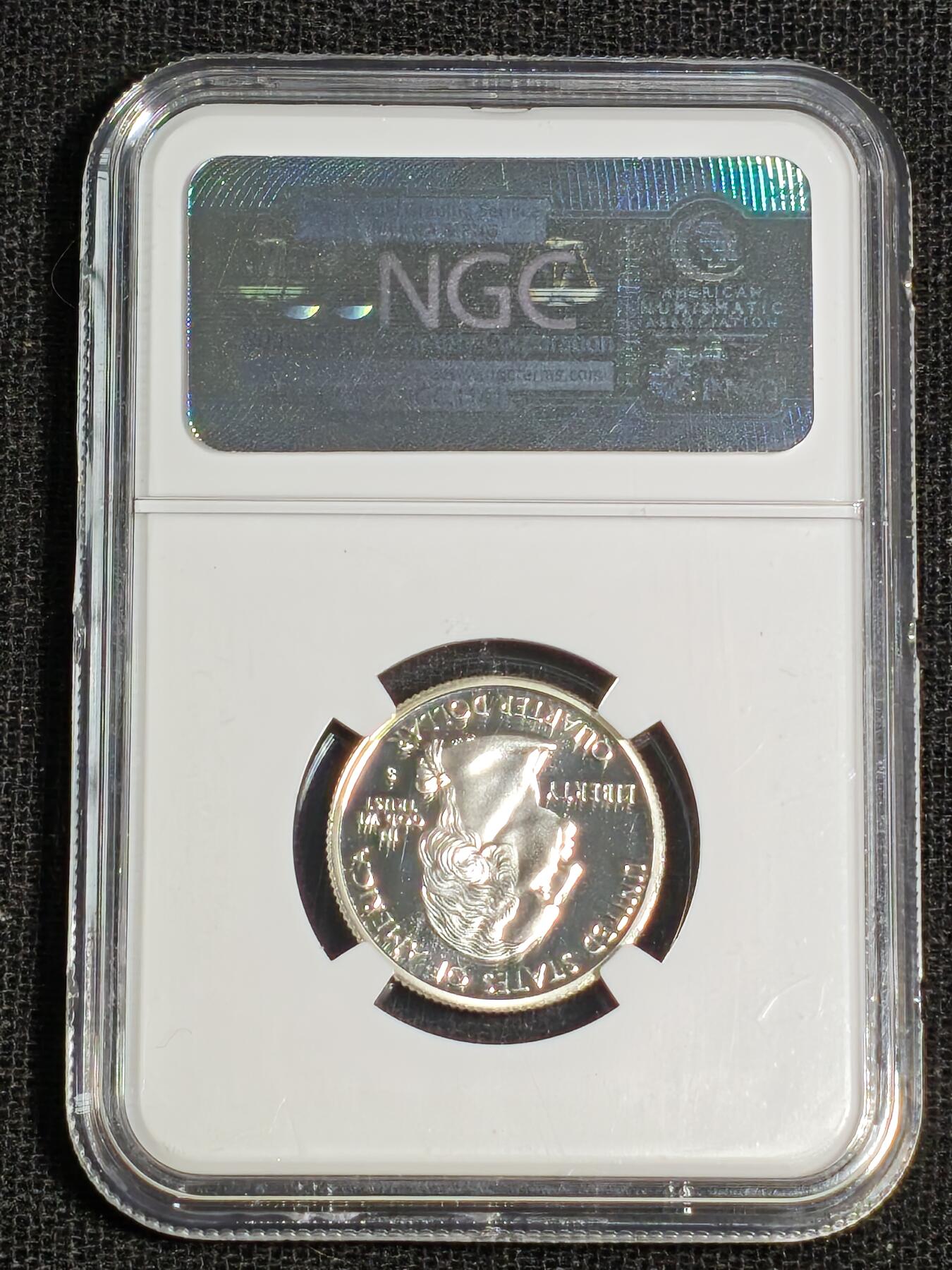 刘世昌艺术品销售中心～虎踞龙蟠*金杨在线联拍群第515期 美国2002年“50州纪念币～路易斯安娜州”25美分纪念银币（NGC PF69UC 串号：3771767-101）1枚。