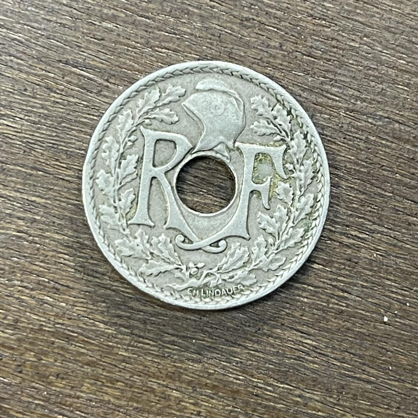 【铜匠收藏】★第138场★散币场。不寄存，30包邮。不满30元，支付5元运费。《接受代拍 代送NGC评级》 16【无寄存】1921年法国25分中孔铜镍币