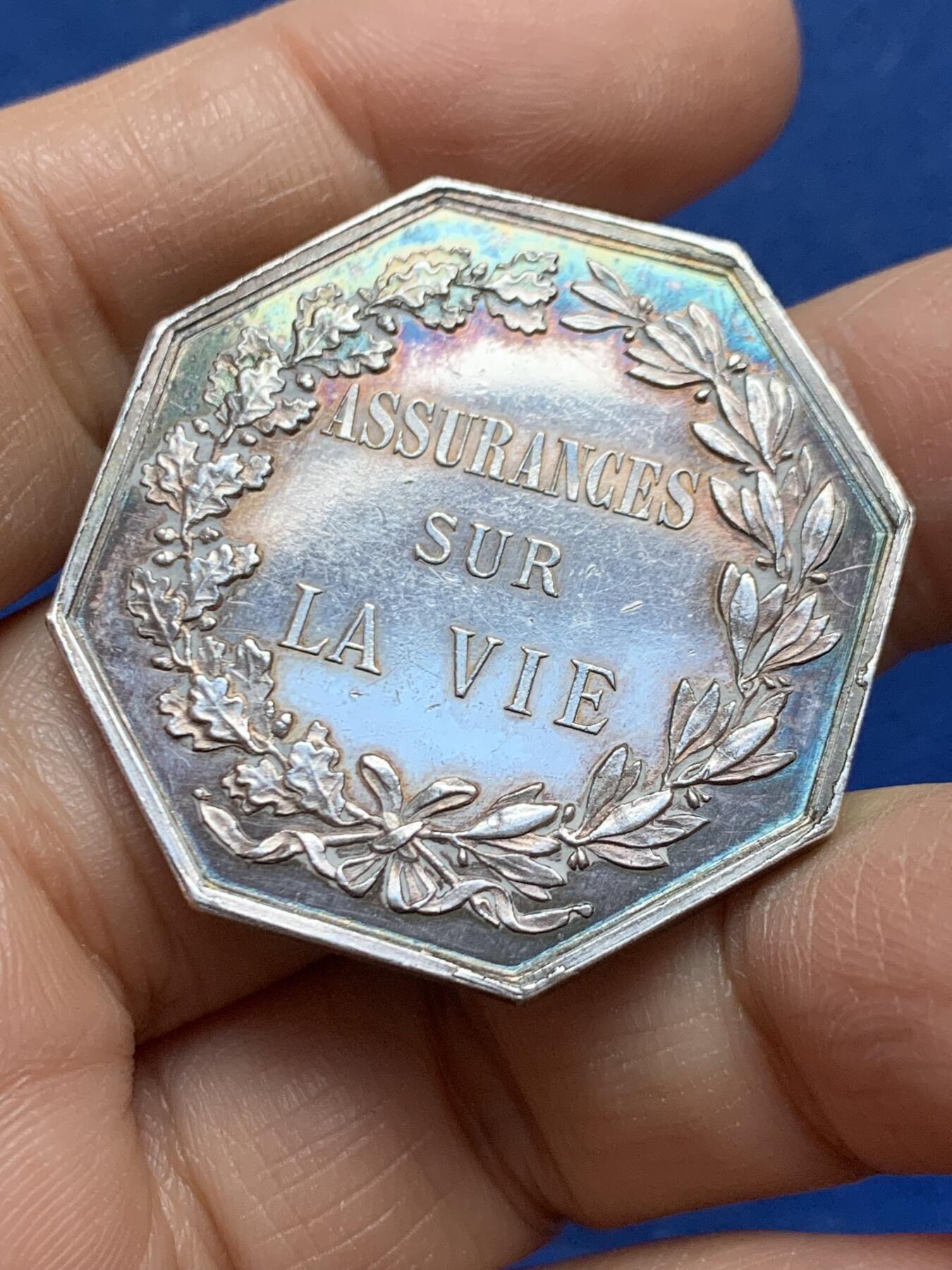 《竞宝斋》第456场 周日，周一，周二   3场连拍 （全场包邮）欢迎送拍 法国人寿保险八角银质代币 20克 36.2mm 丰饶角银标