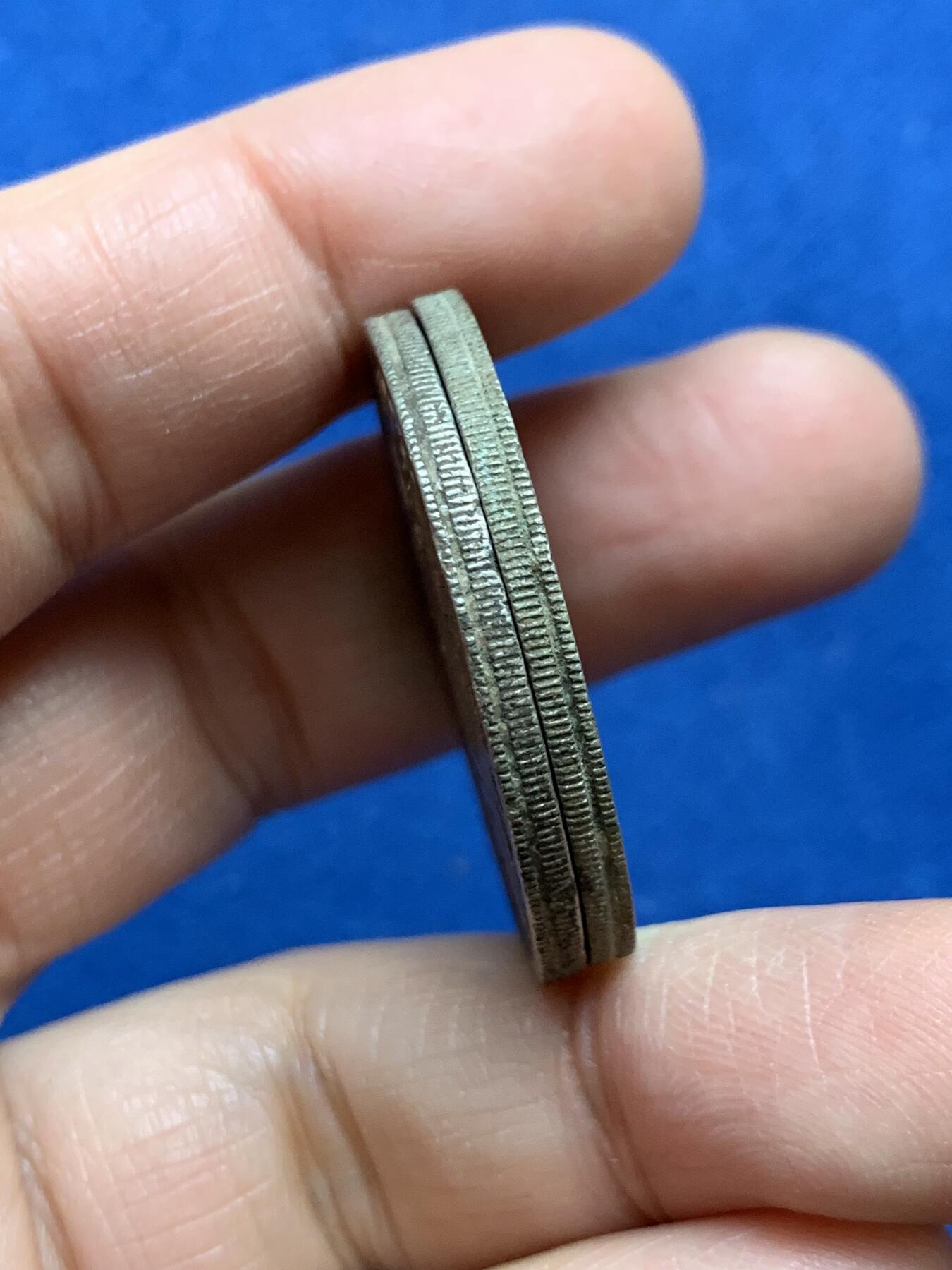 《竞宝斋》第456场 周日，周一，周二   3场连拍 （全场包邮）欢迎送拍 两枚一组 法属印支1946年/1947年1皮阿斯特大镍币 安全边 细节见图