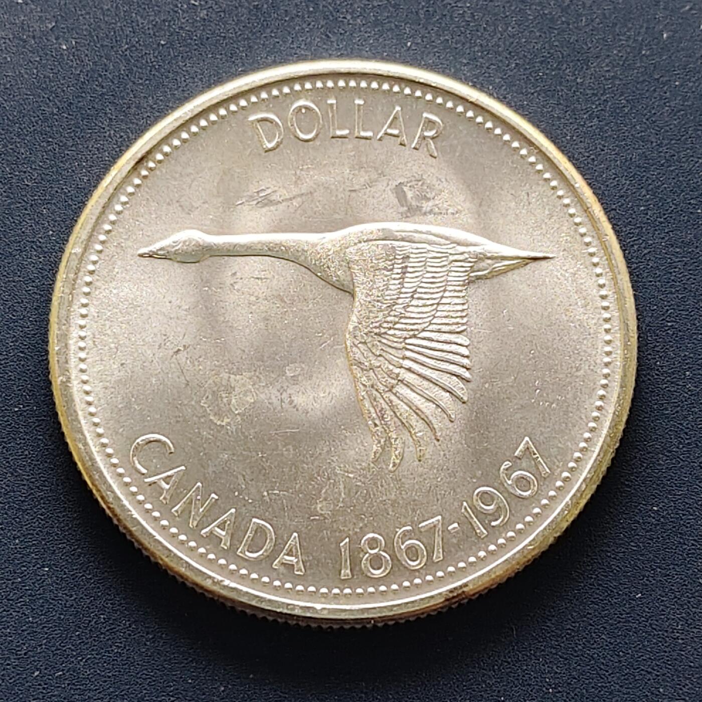 【全场包邮】纯粹捡漏拍495场-持续更新中 加拿大1967年1元联邦百年纪念银币-B【36.06毫米23.32克，纯银价约373元（按20元银价折算）】